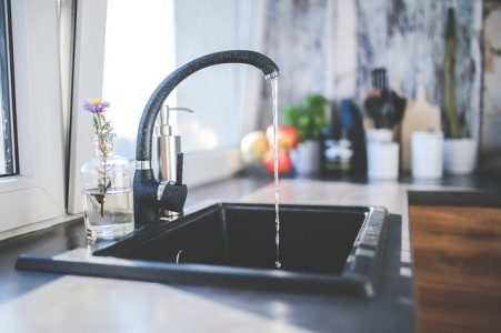 consommer-eau-robinet-reduction-dechets-environnement-verneco